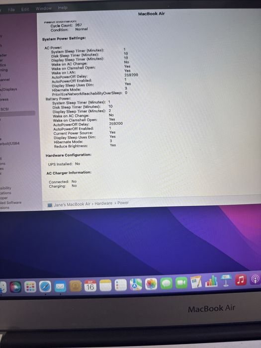 MacBook Air 13” (Early 2015) – 8GB RAM, 128GB SSD + заря