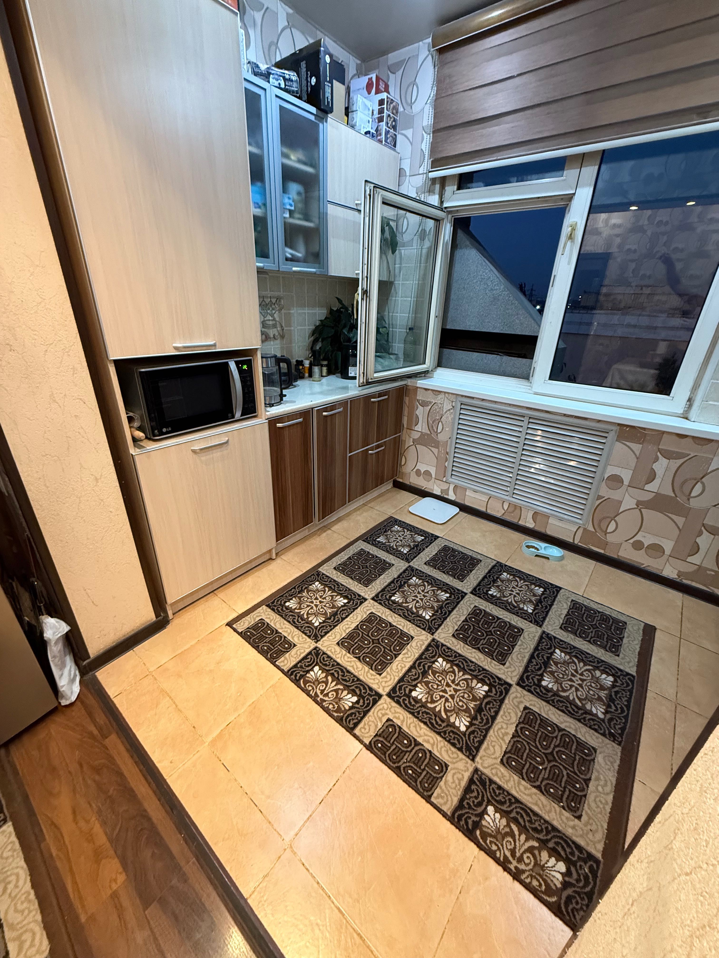 Продается 4х комнатная квартира в Яшнобадском районе. Цена: 85.000$