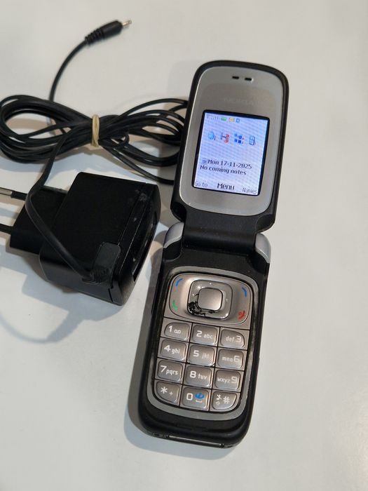 Telefon Nokia cu clapeta