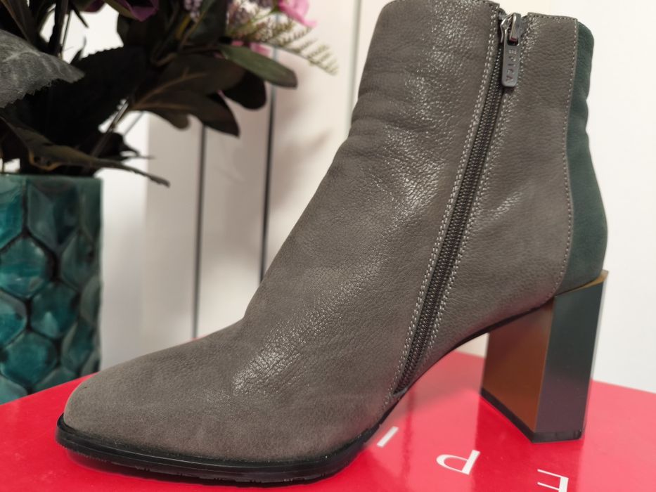 Botine/Ghete elegante din nabuc (piele naturala)