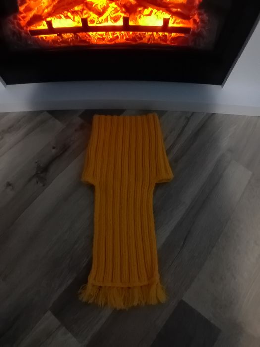 Vând fular/ gâtar impletit în casa - deosebit/ unic