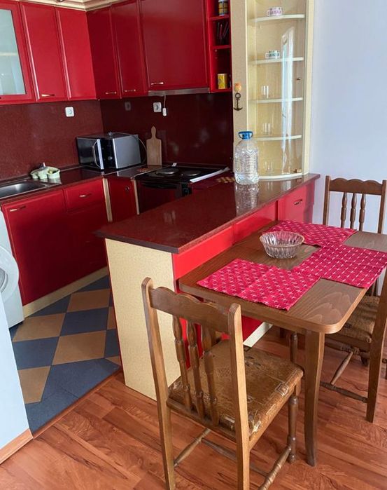 Дава се под наем Тристаен апартамент в Пловдив, Център - 93 кв.м за 500 € - Снимка #1