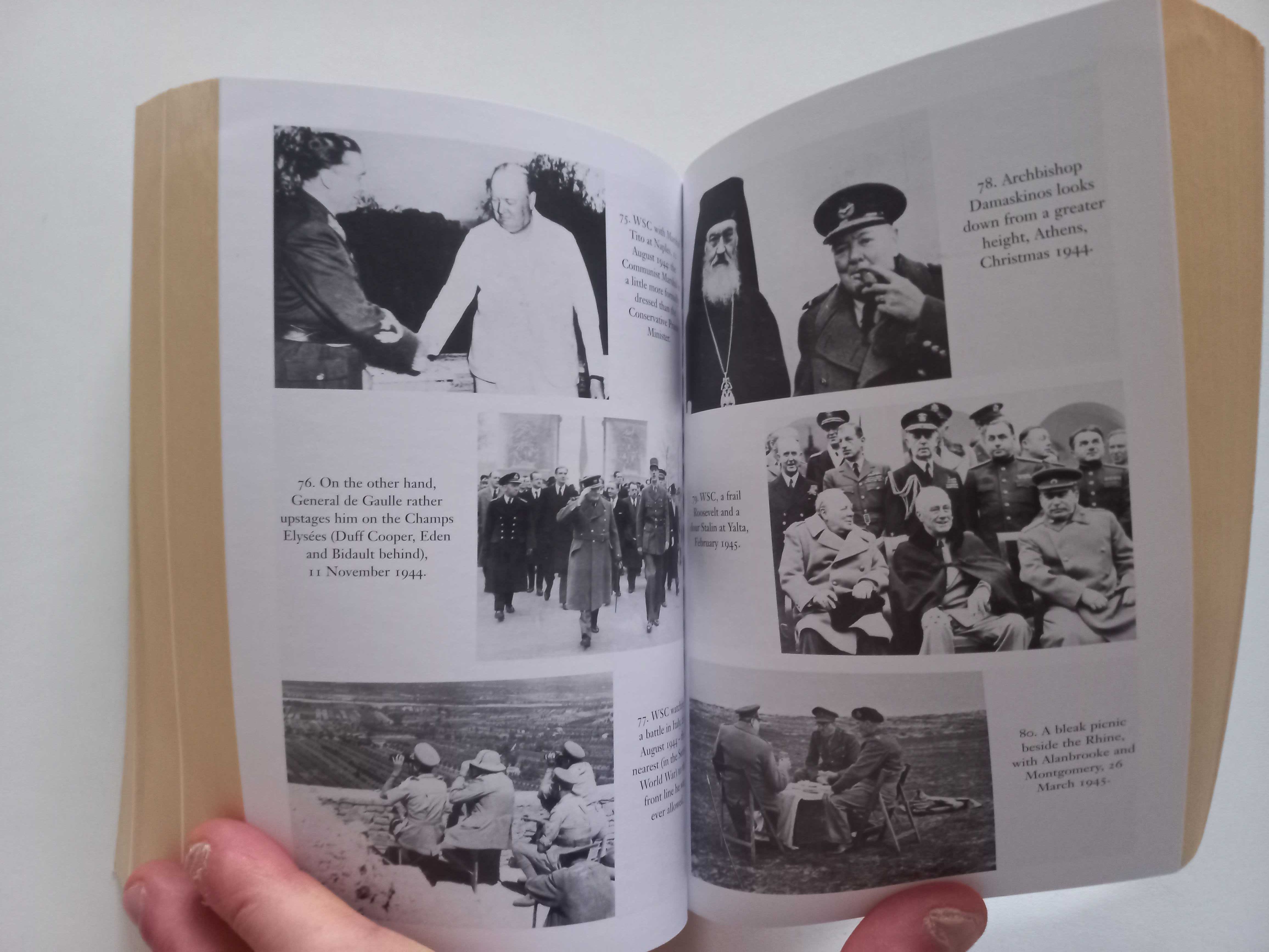 Carte engleza istorie paperback - Churchill / Berlin Wall