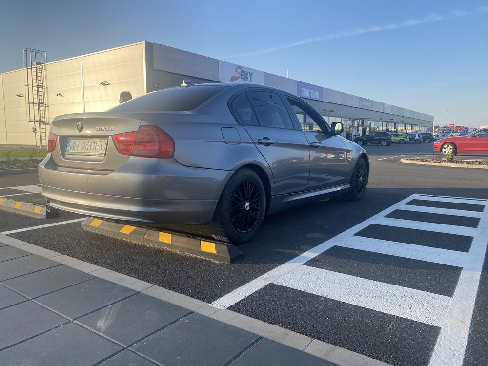 BMW E90 LCI 320D automat