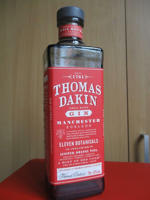 Колекция от стъклени бутилки (уиски и др.)