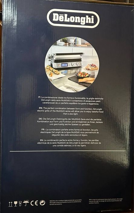 Вафельница от бренда Delonghi.