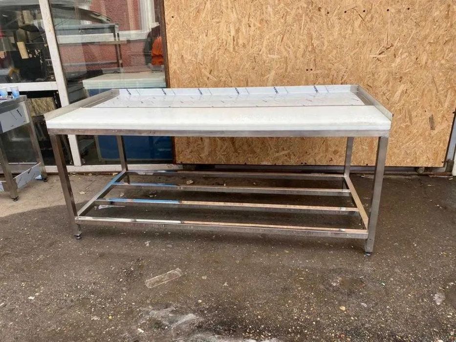 Mobilier de inox pentru bucatari profesionale