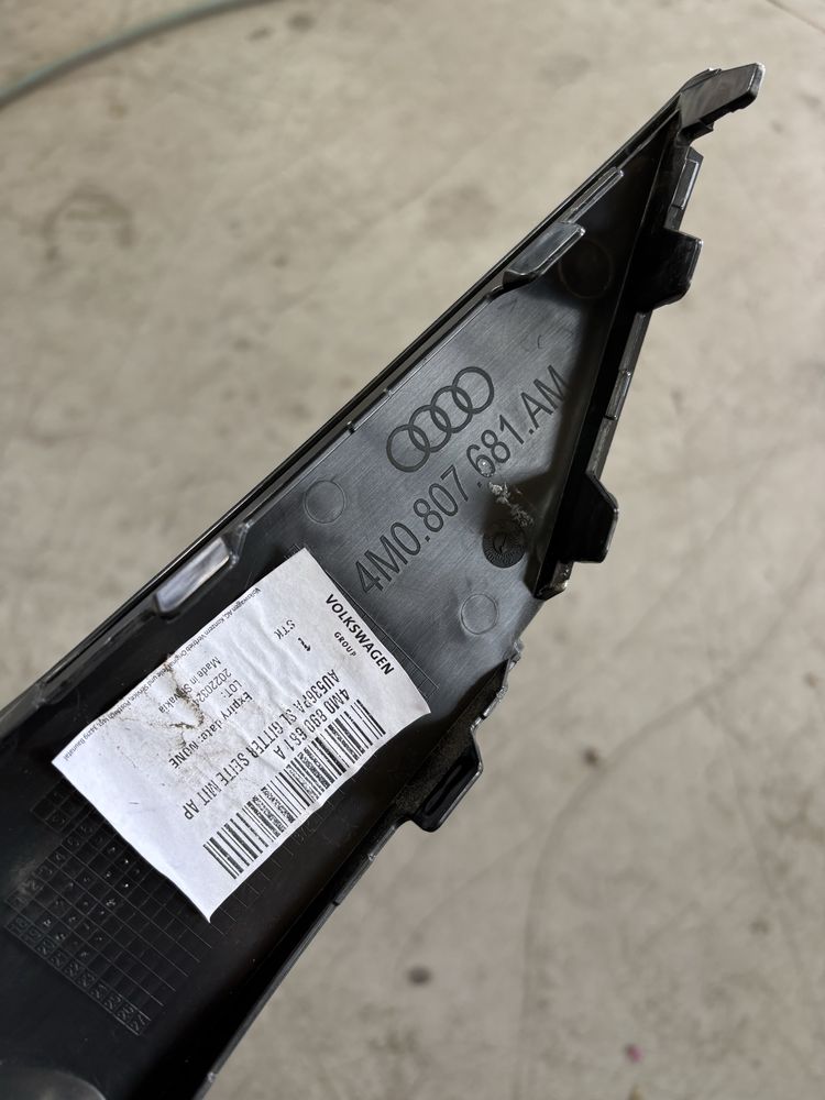 предна решетка в бронята на audi q7 4M0807691