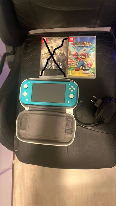 Nintendo Switch Lite + Joc + Husa calatorie