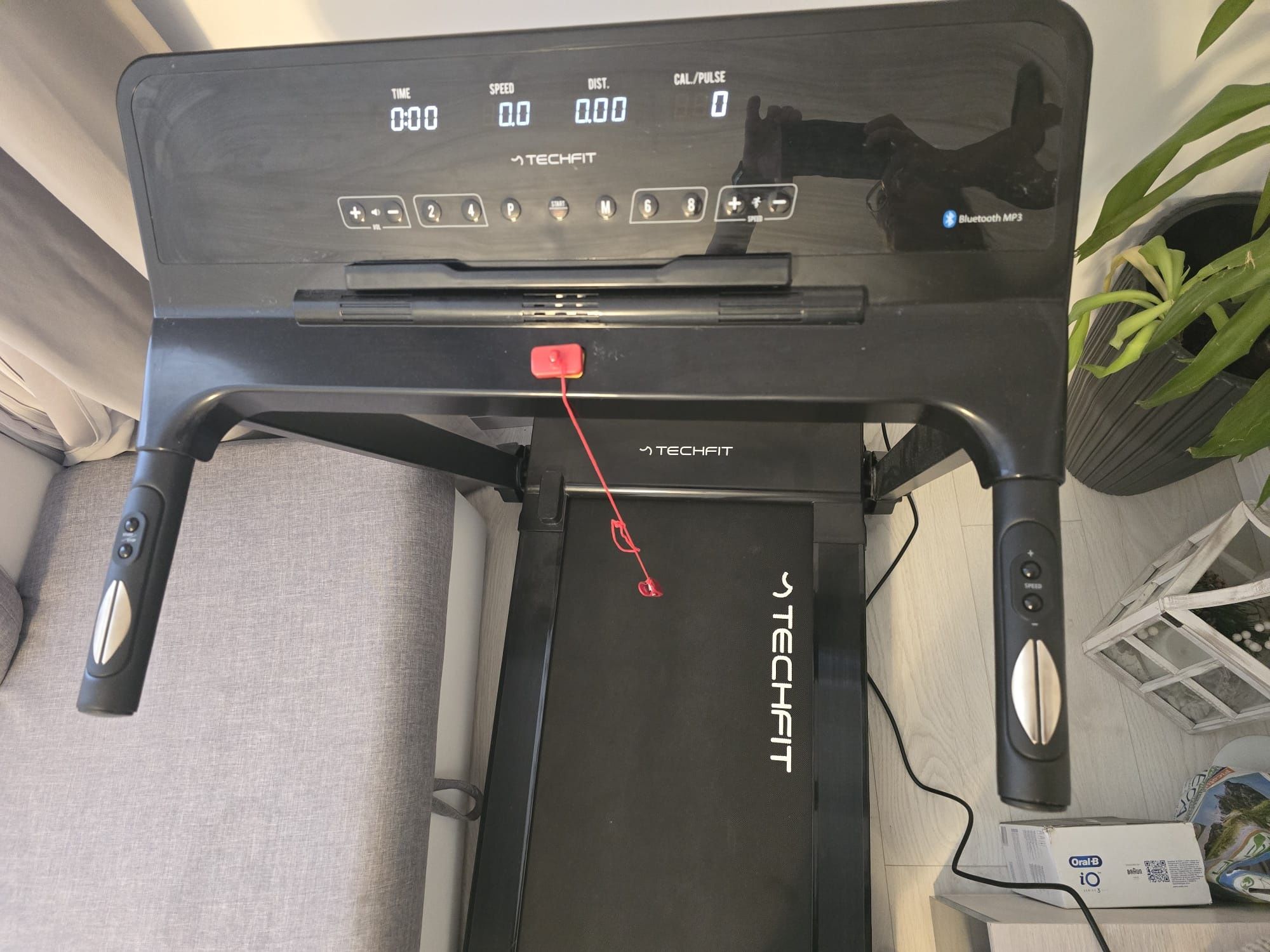 Banda de alergare TECHFIT SLIM, Motor 3 CP, Pliabila 100%,