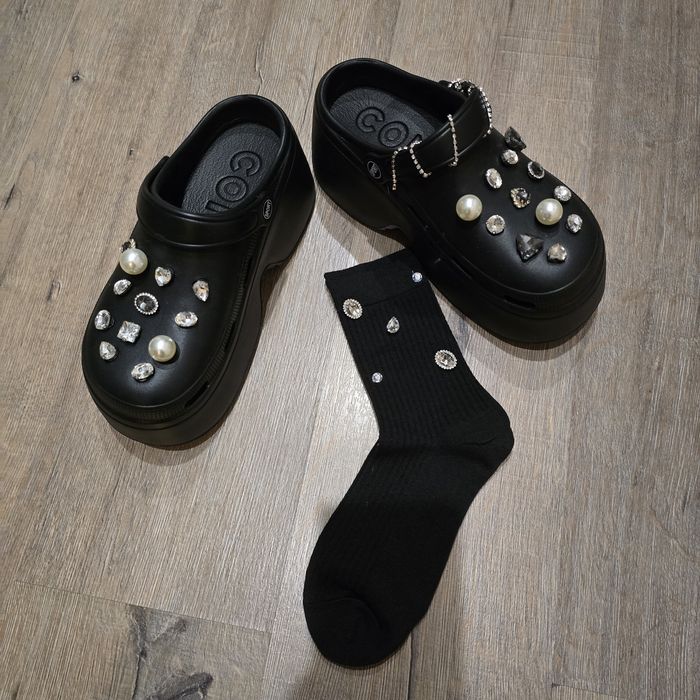 Чехли тип крокс с камъни