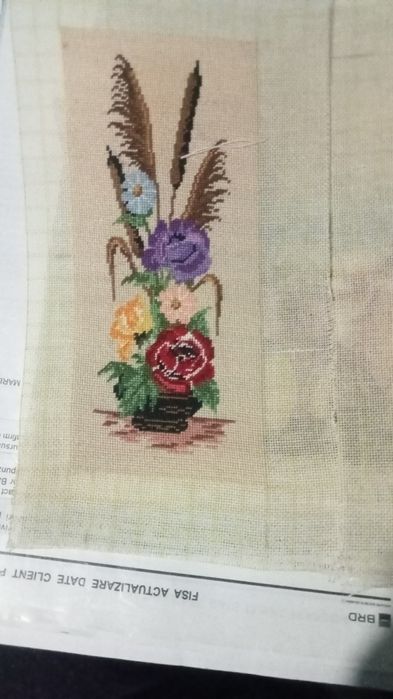 Vând aceste goblenuri lucrate manual