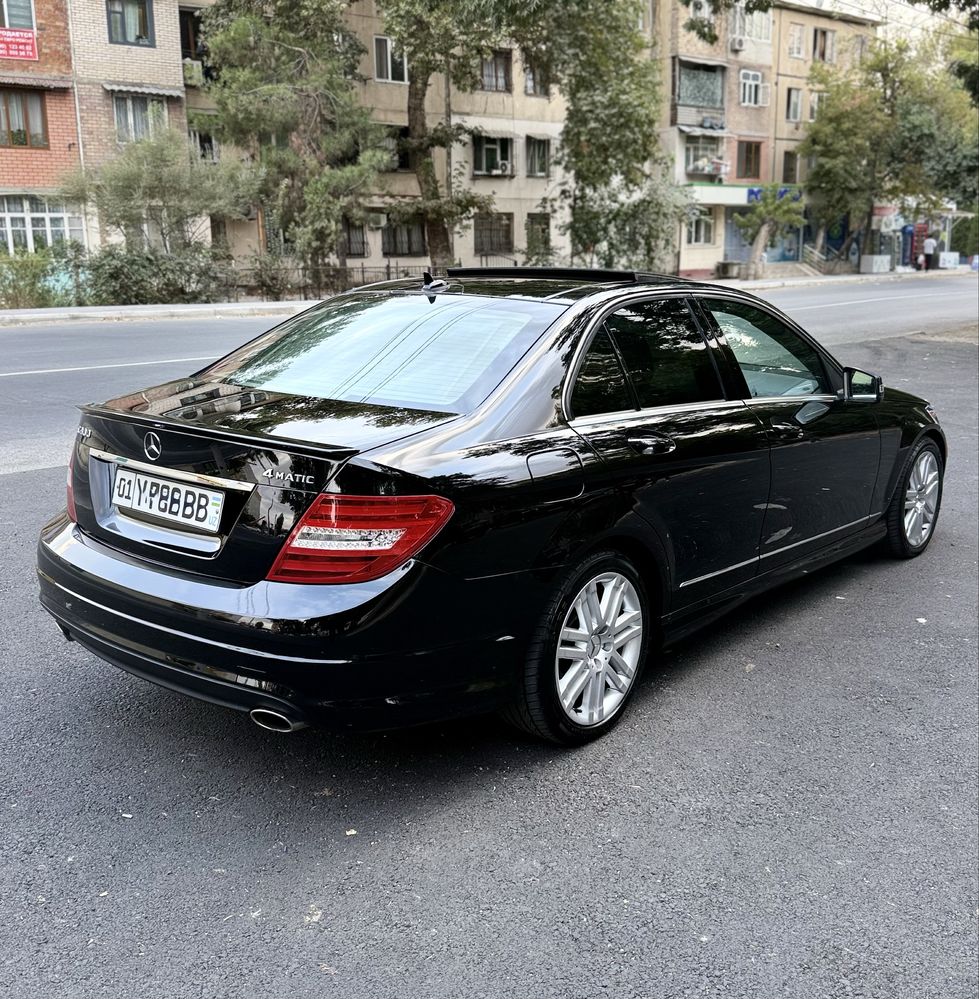 Mercedes Benz W204 C300 4Matic