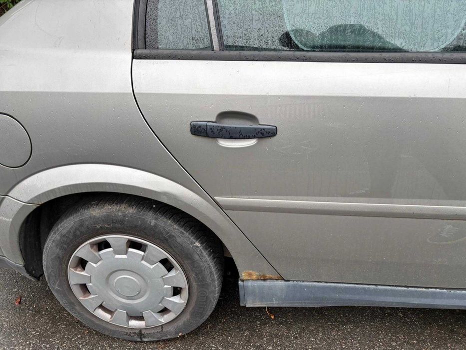 Vand Opel Vectra C 2003 1.6 benzina 100cai, AC - necesita reparatii