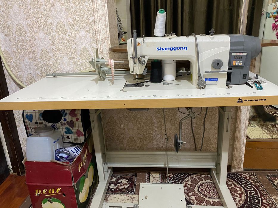 Продается швейная  и аверлок машинки Shanggong электрические