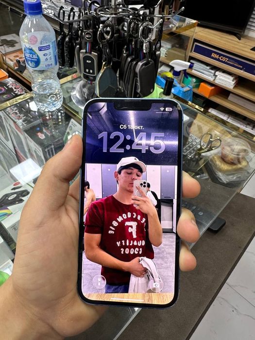 iPhone 13.128gb...