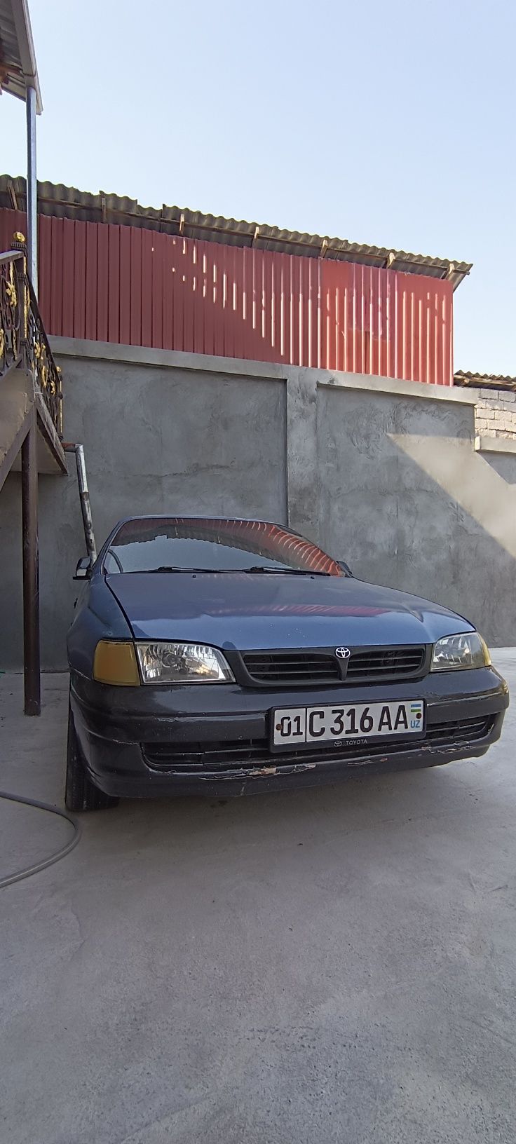"TOYOTA CARINA E"- в хорошем состоянии