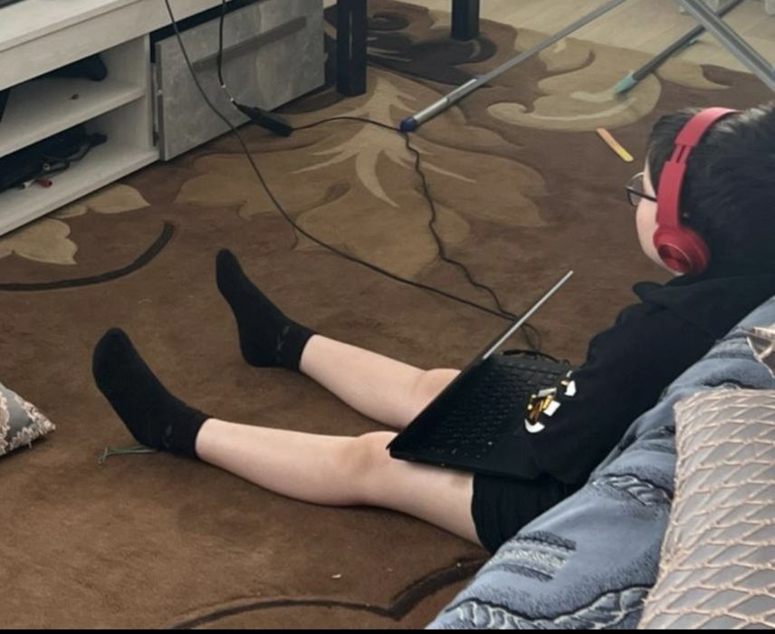 Продам ковер красивого шоколадного цвета с густым высоким ворсом