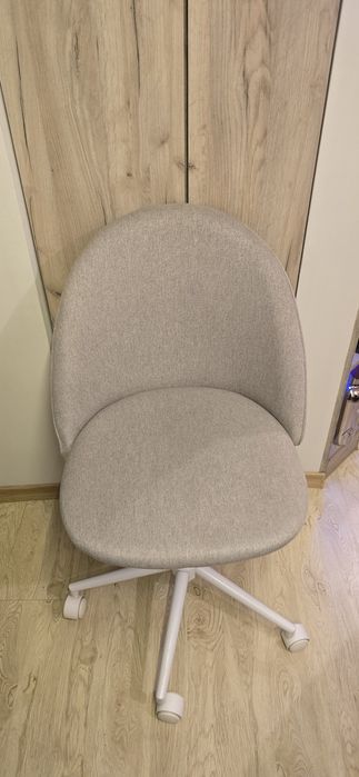 Офис стол на колелца jysk