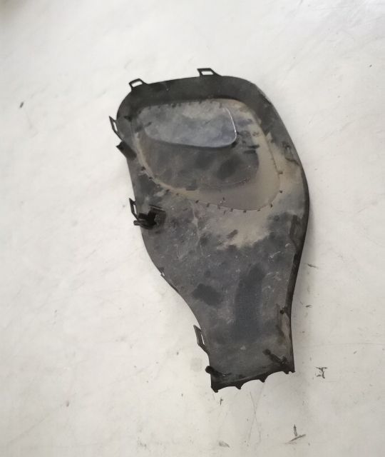 Grila Proiector Laterala Dreapta Originala Cu Senzor In Stare Buna Mer