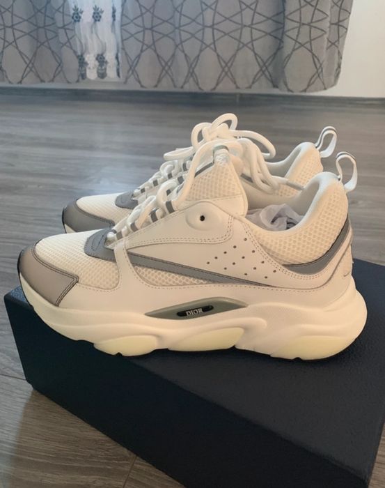 Dior b22 premium