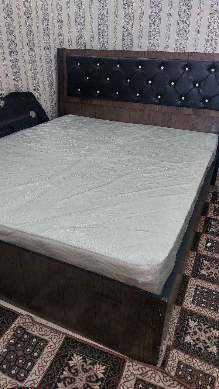 Divan sotiladi yaxshi sifatli