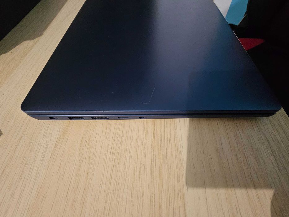 Laptop Lenovo IdeaPad Slim 3 14ABR8 AMD Ryzen™ 5 7530U 4.5 GHz, 14"