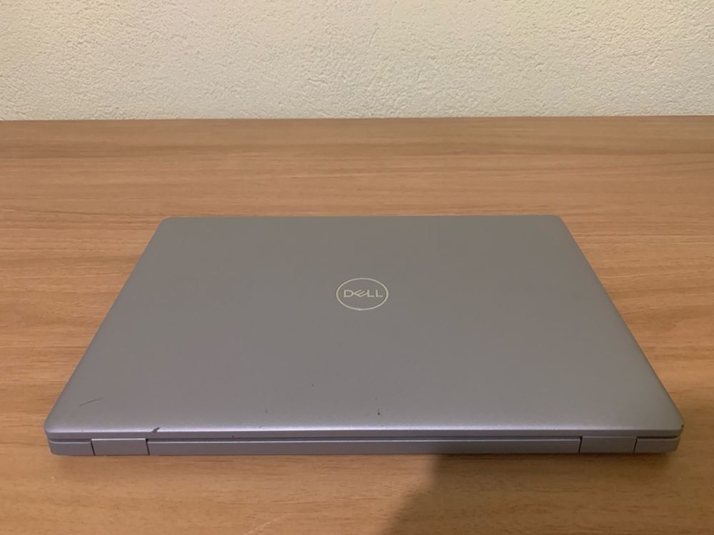 Продавам ултрабук Dell 5410