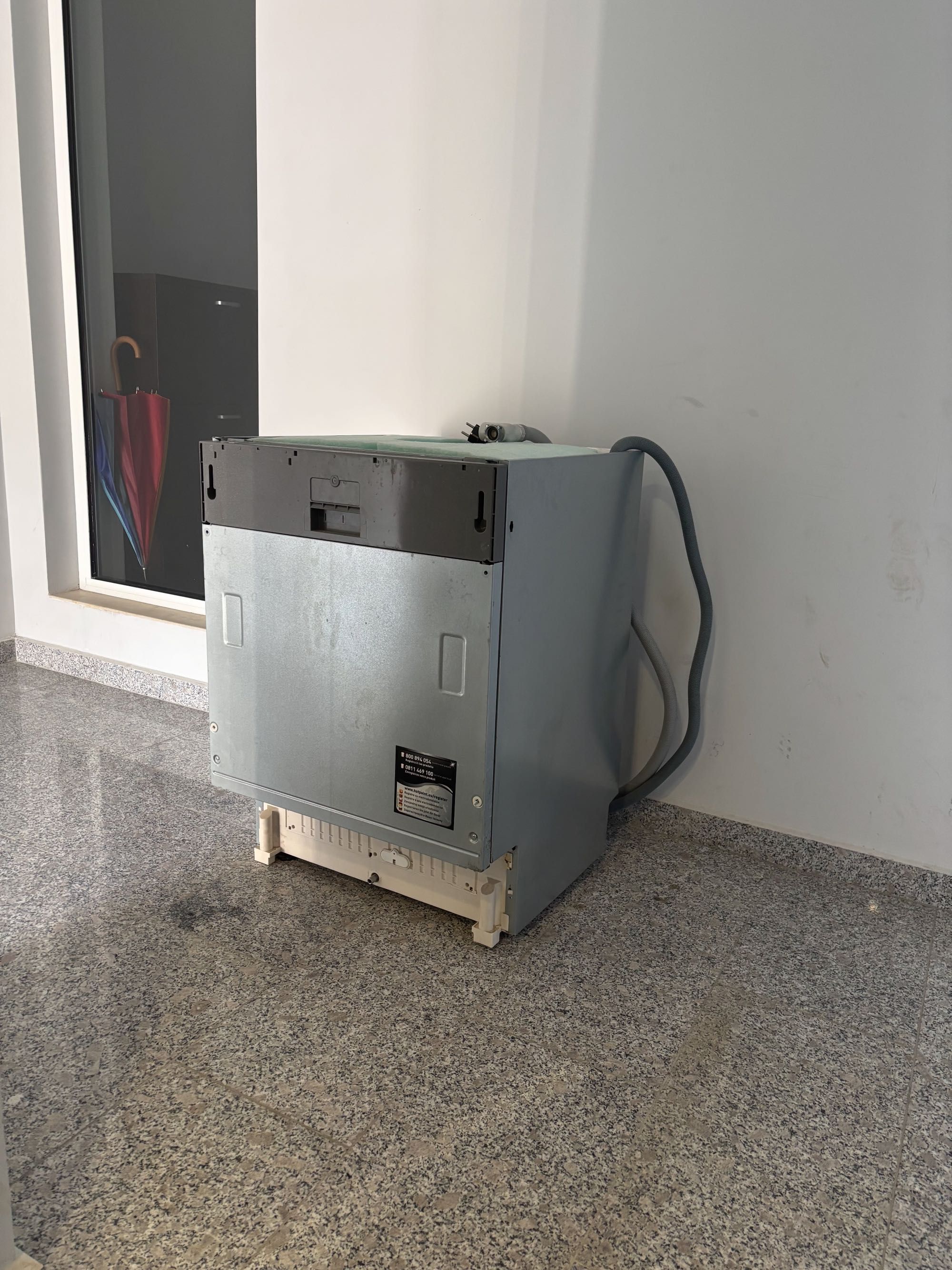Съдомиялна Hotpoint Ariston 2015 година