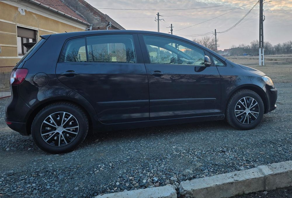 Vând golf 5 plus
