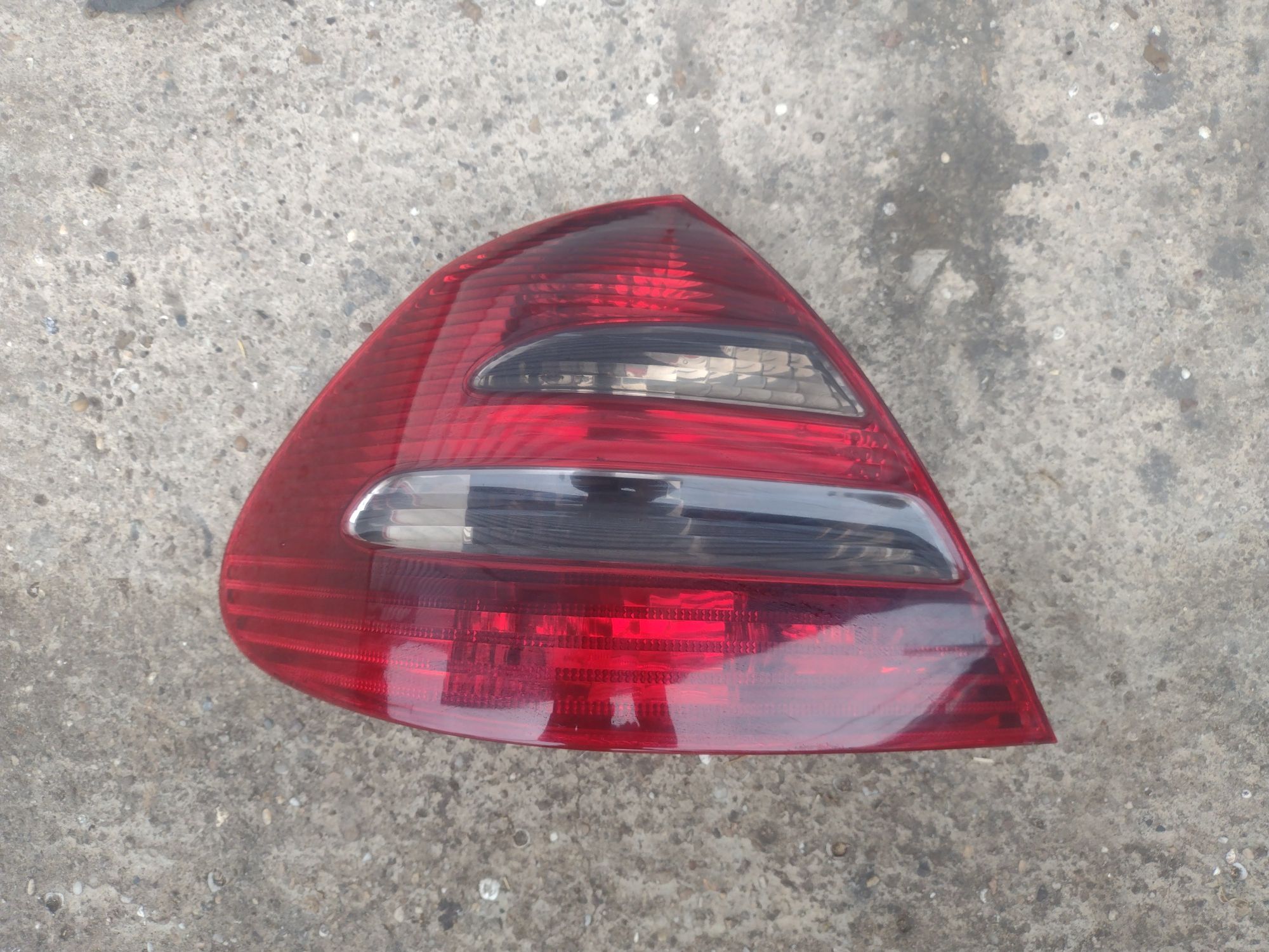 Продавам фарове за mercedes w211 авангард