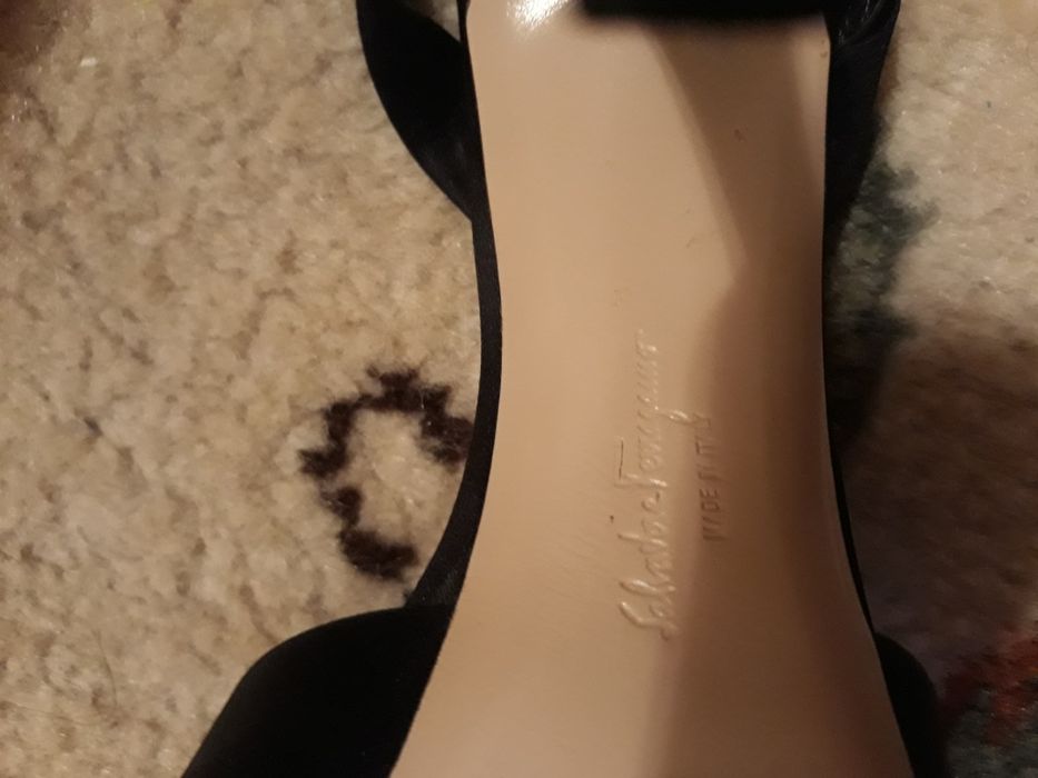 Sandale Salvatore Ferragamo măr. 39, stare foarte bună