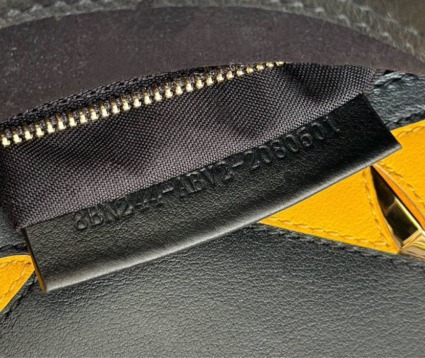 Geanta Fendi Peekaboo