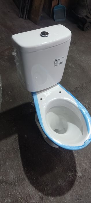 Vas toaletă cu rezervor