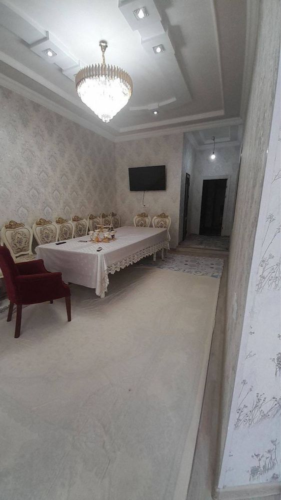 Srochna arzon hovli sotiladi