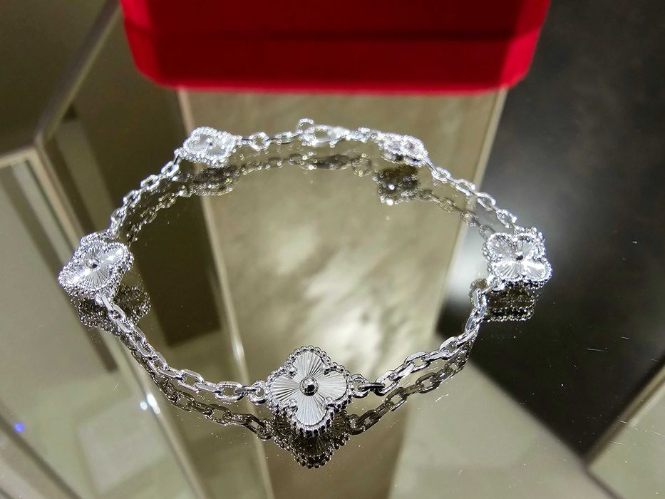 Van Cleef & Arpels VCA Silver 5 Motifs Sweet Alhambra Дамска Гривна