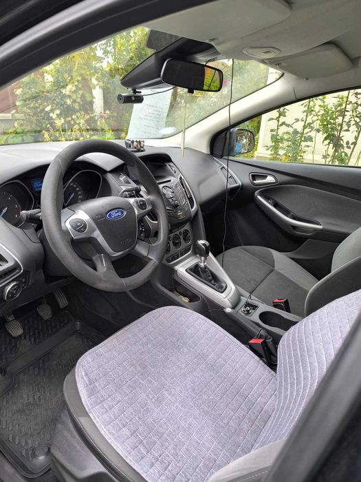 Ford Focus 1.6 TDCi – 115 CP, 2011 – Negru metalizat (Trend)