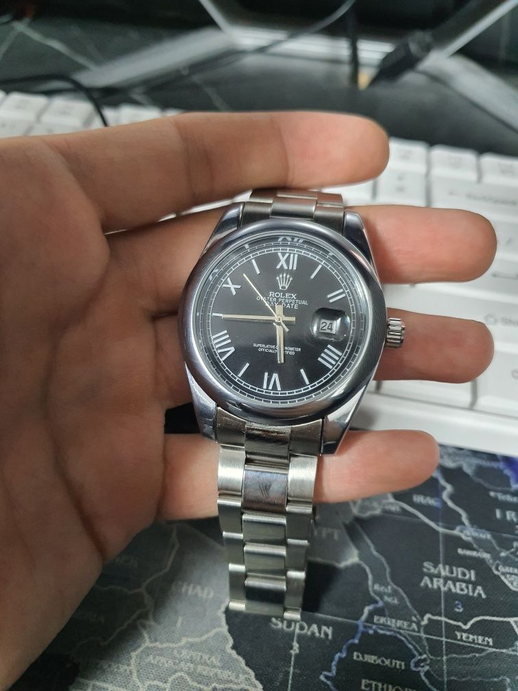 Rolex oyster perpetual sotiladi