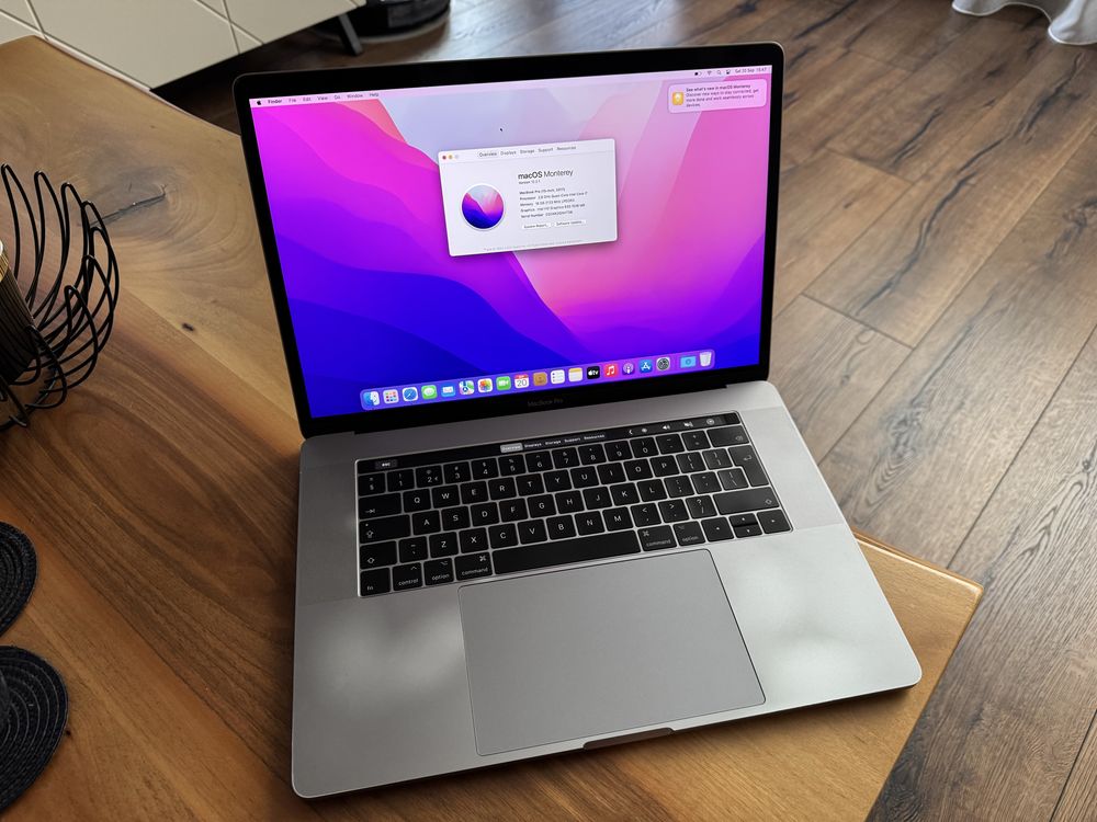 Macbook Pro 15” 2017 i7 512GB 16GB RAM 2.9Ghz Space Gray !