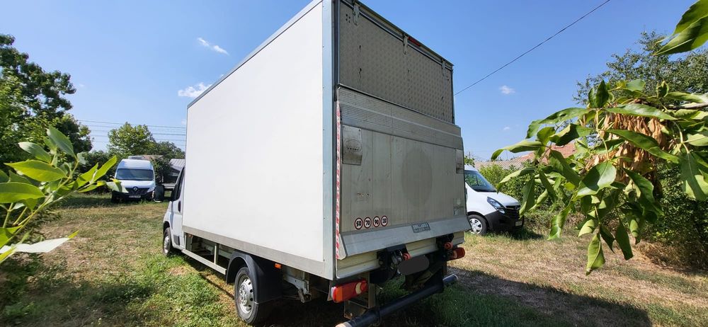 Fiat Ducato cub- box cu lift Dhollandia