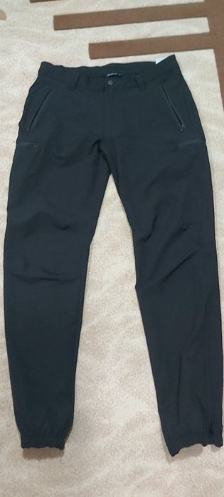 vând pantaloni Bergans of Norway