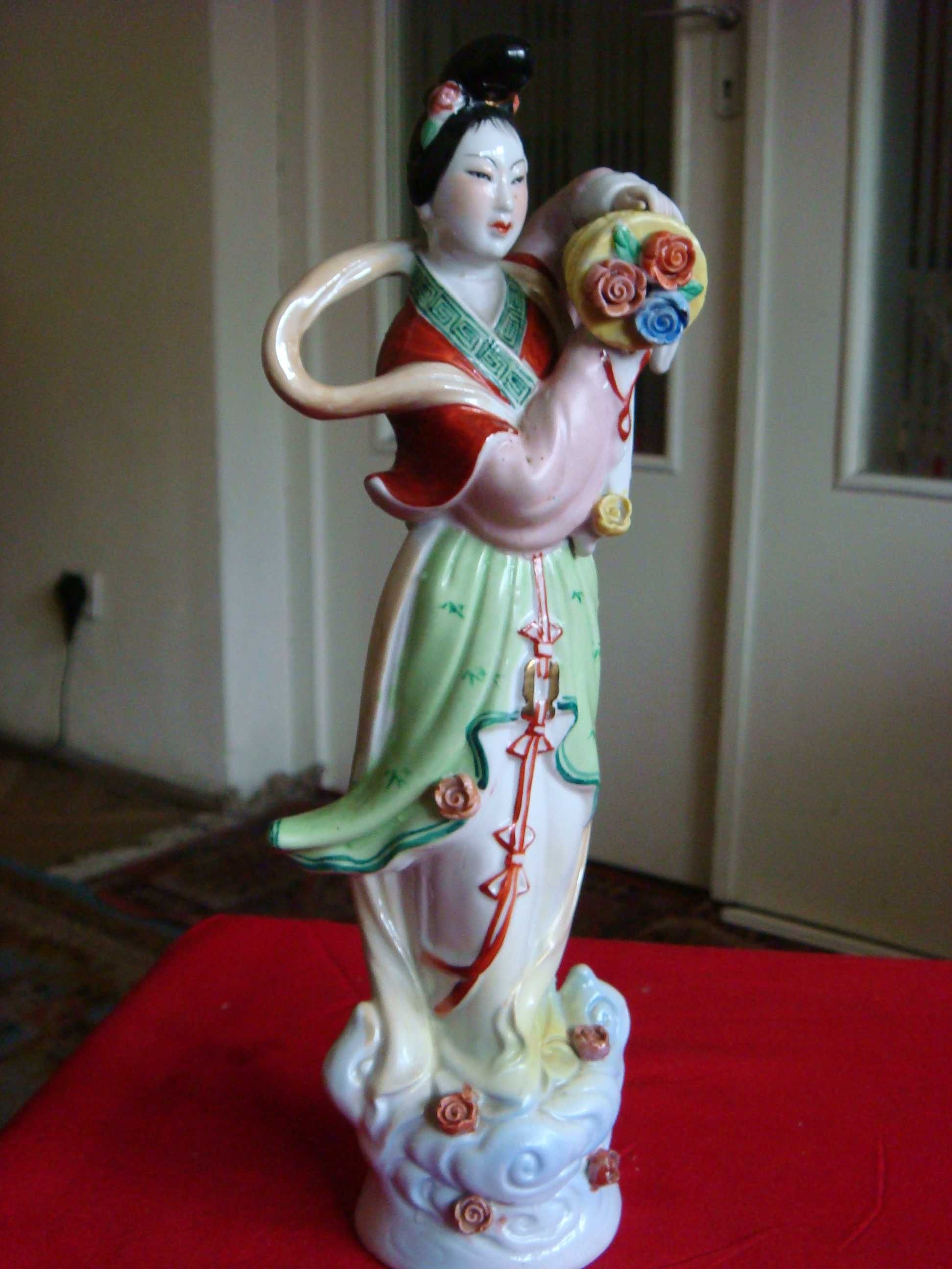 Veche statueta din ceramica - "Japoneza"