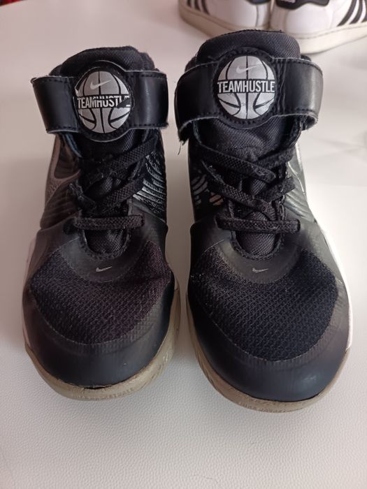 Adidași Nike marimea 31.5