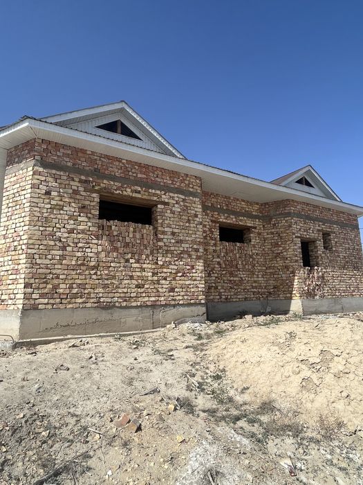 Продается плановый недостроенный дом в мкр Байтерек 4, пер. 19