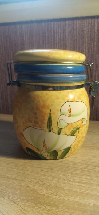 Порцеланови съдове за съхранение