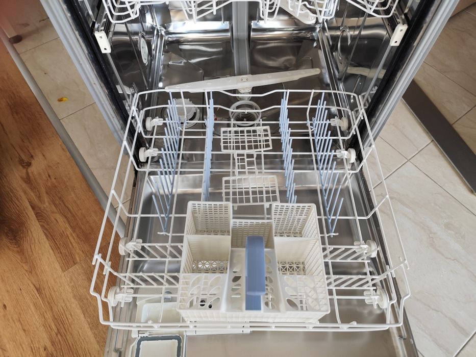 Съдомиялна  за вграждане Whirlpool 60 см