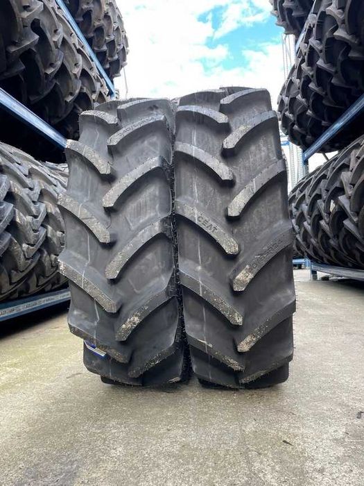 Cauciucuri 340/85R24 noi radiale marca CEAT pentru tractor John Deere