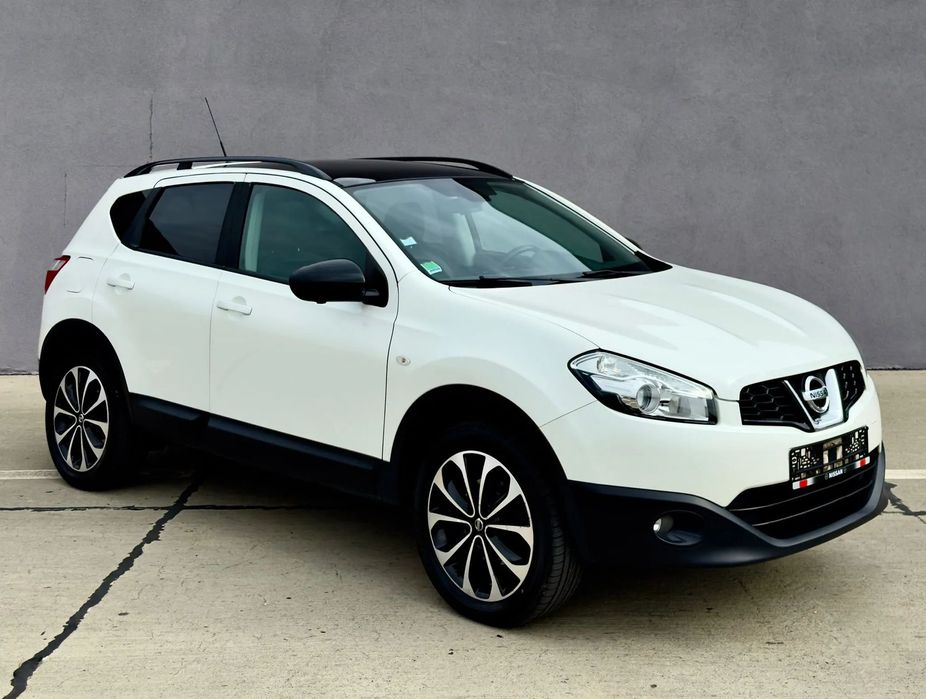 Nissan Qashqai 1.5 dCi 110 CP | Panoramic | An 2014 | Full Istoric | IMPECABIL
