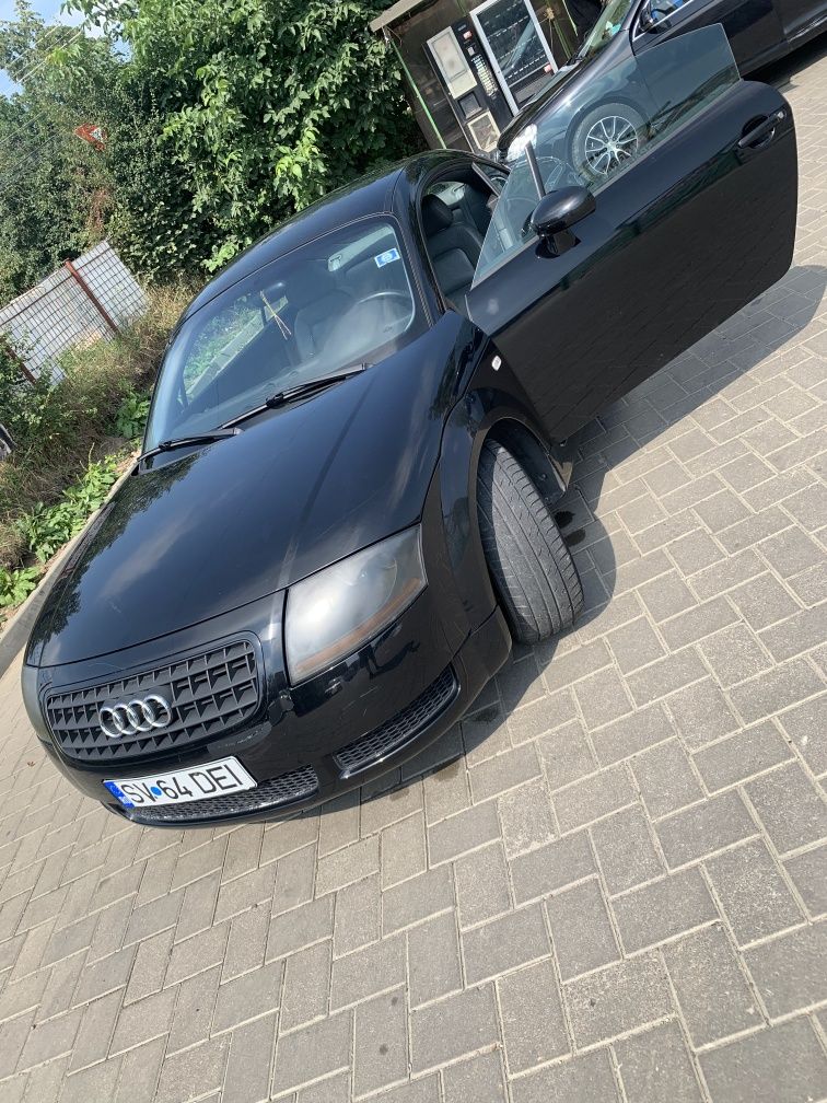 Vind audi tt benzina 1.8cc an 2004 sau schimb cu at sau buggy.