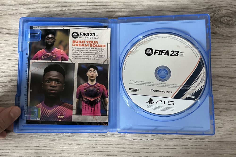 Обмен игр Astro bot,The last of us 2 и fufa23